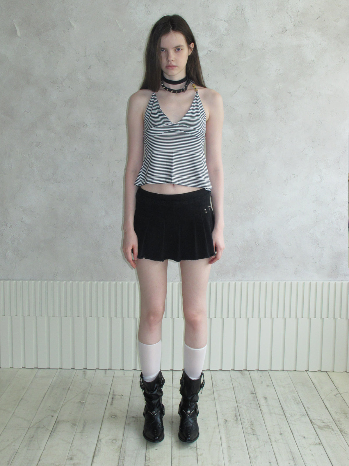 Dark Knight Western Moto Boots Styled with Grunge Outfit - MOOREYU ATELIER